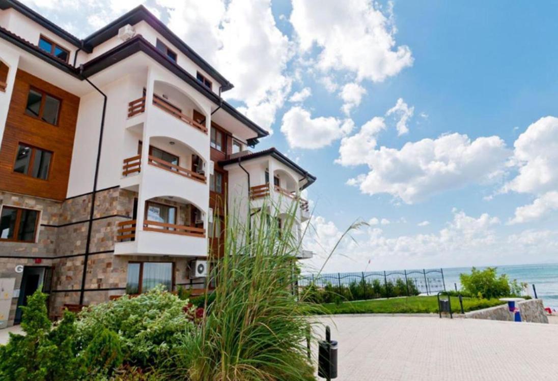 Apartment Robinson Beach Elenite First Line Sveti Vlas Luaran gambar